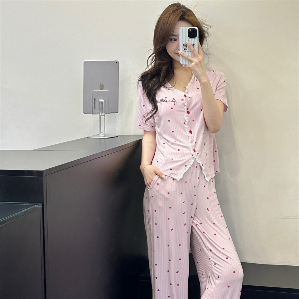 91家纺网 家纺一手货源 找家纺 （总）妍景家居生活馆 2026新款满印爱心印花家居服