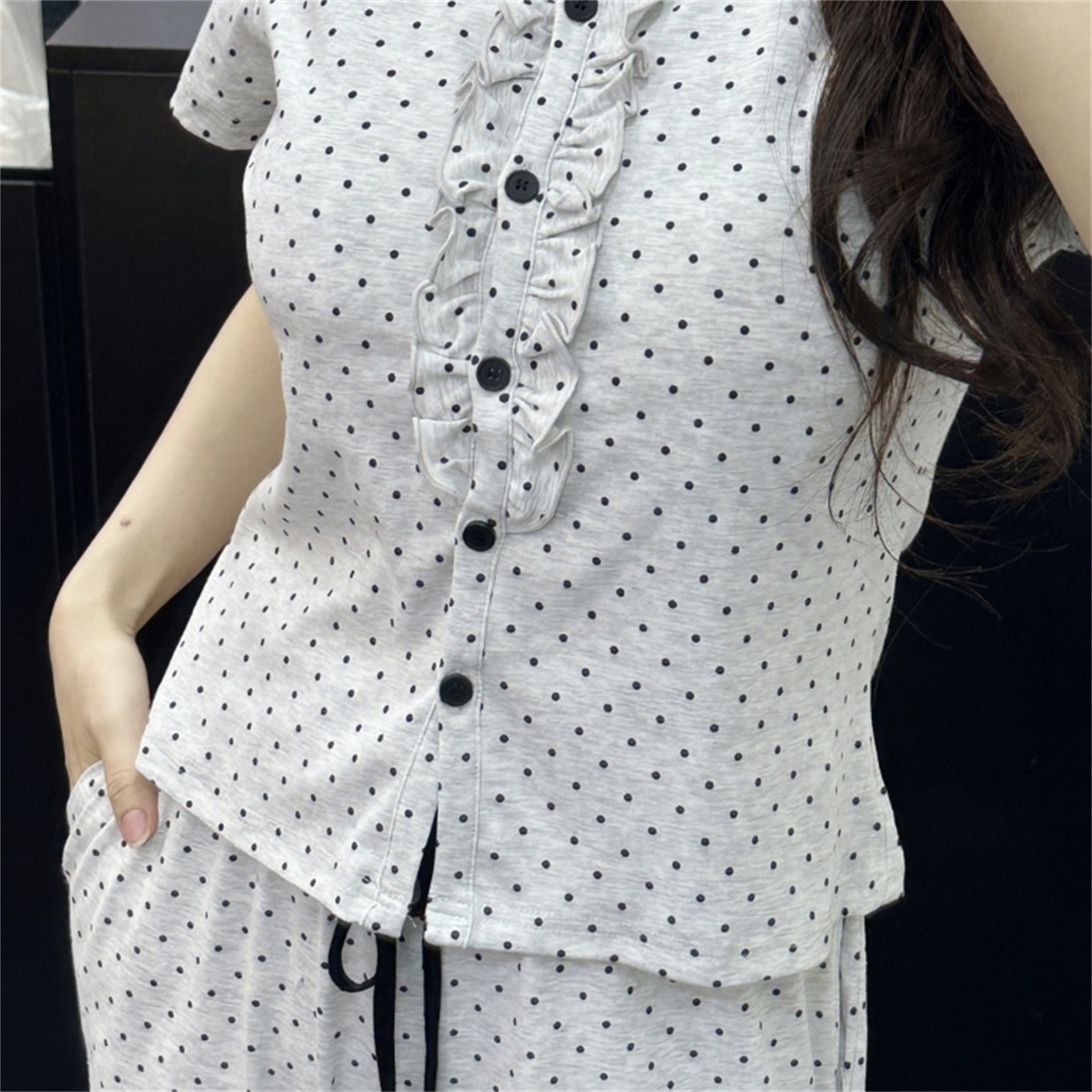 91家纺网 家纺一手货源 找家纺 （总）妍景家居生活馆 2026新款木耳边黑波点短长家居服