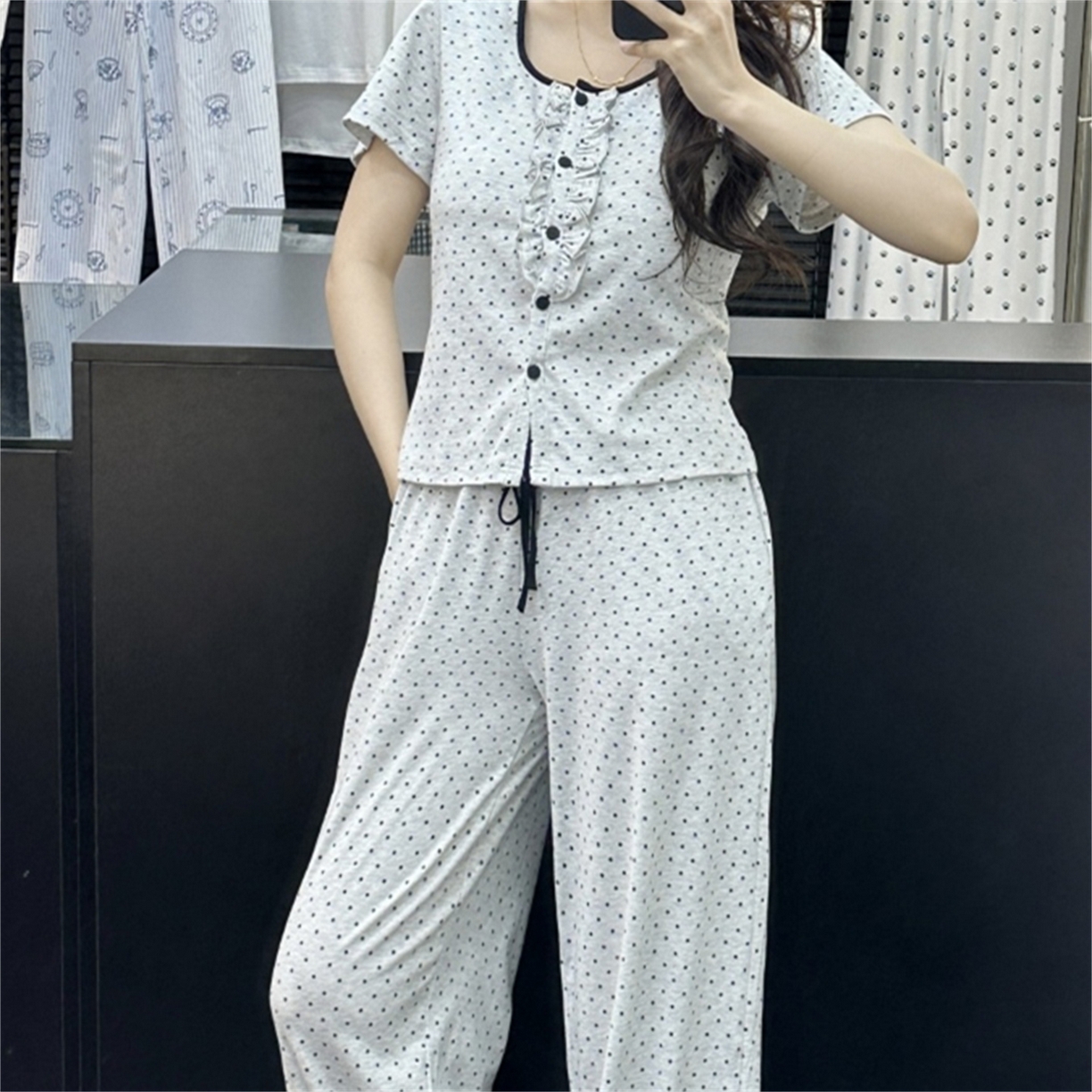 91家纺网 家纺一手货源 找家纺 （总）妍景家居生活馆 2026新款木耳边黑波点短长家居服