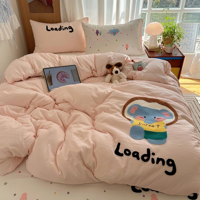 91家纺网 家纺一手货源 找家纺 顾里家纺 2026新款治愈韩风毛巾绣云朵棉四件套 甜品小象