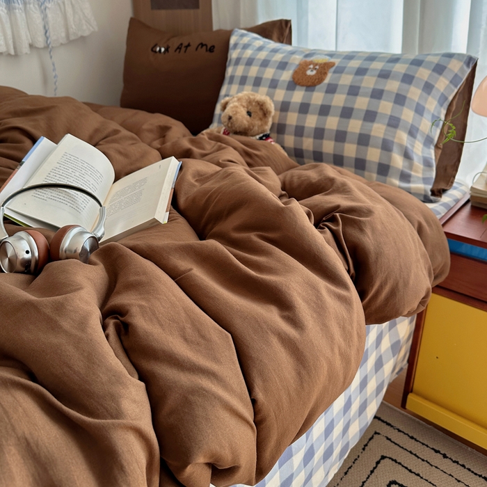 91家纺网 家纺一手货源 找家纺 顾里家纺 2026新款治愈韩风毛巾绣云朵棉四件套 俏皮小熊