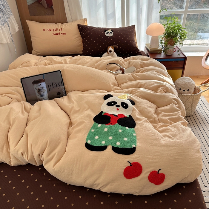 91家纺网 家纺一手货源 找家纺 顾里家纺 2026新款治愈韩风毛巾绣云朵棉四件套 苹果奥利熊