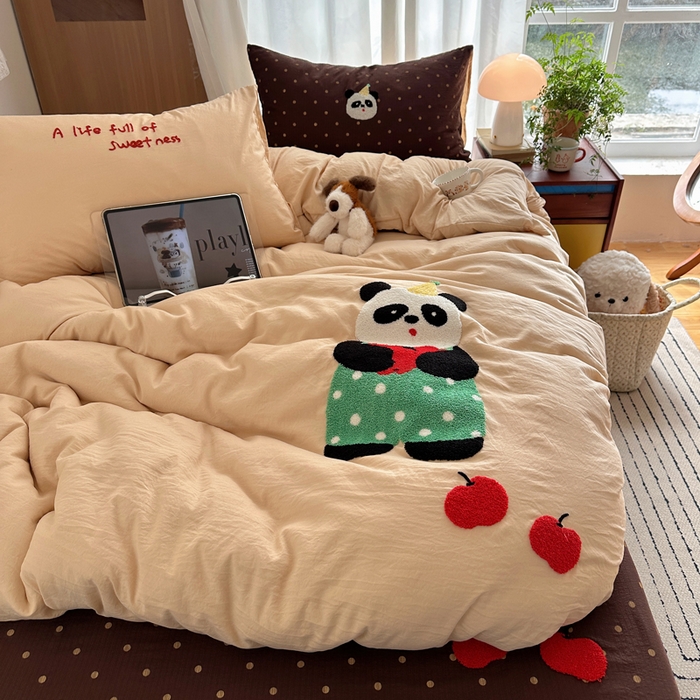 91家纺网 家纺一手货源 找家纺 顾里家纺 2026新款治愈韩风毛巾绣云朵棉四件套 苹果奥利熊