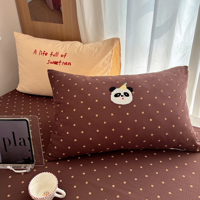 91家纺网 家纺一手货源 找家纺 顾里家纺 2026新款治愈韩风毛巾绣云朵棉四件套 苹果奥利熊