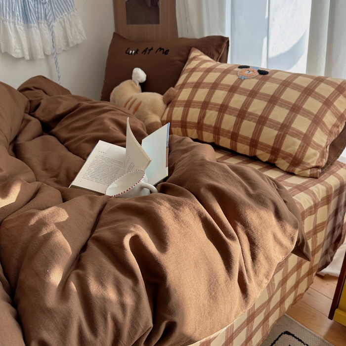 91家纺网 家纺一手货源 找家纺 顾里家纺 2026新款治愈韩风毛巾绣云朵棉四件套 呆萌小熊