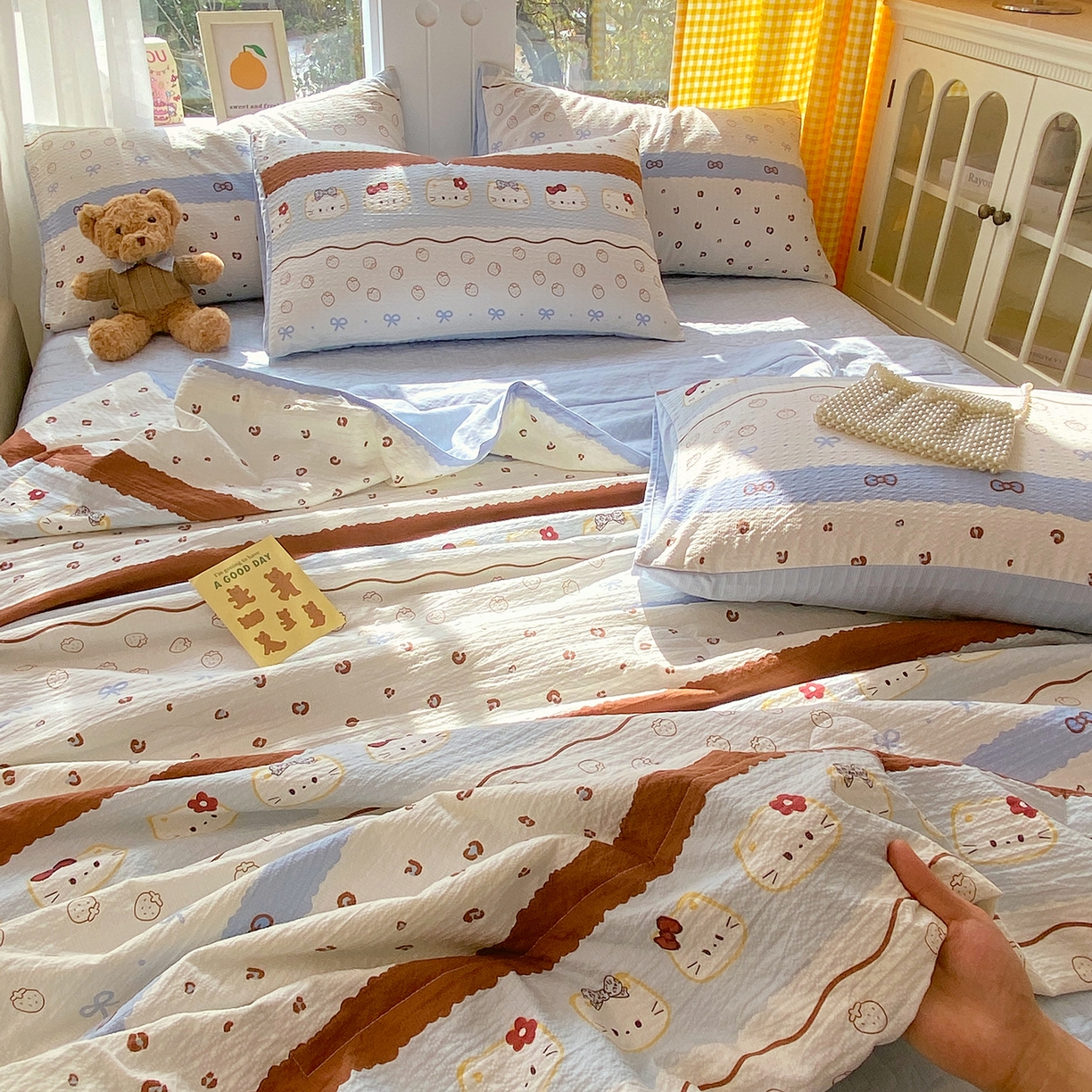 91家纺网 家纺一手货源 找家纺 莱米家纺 2026新款云感泡泡双层纱夏被夏凉被空调被床盖四件套 猫咪乐园