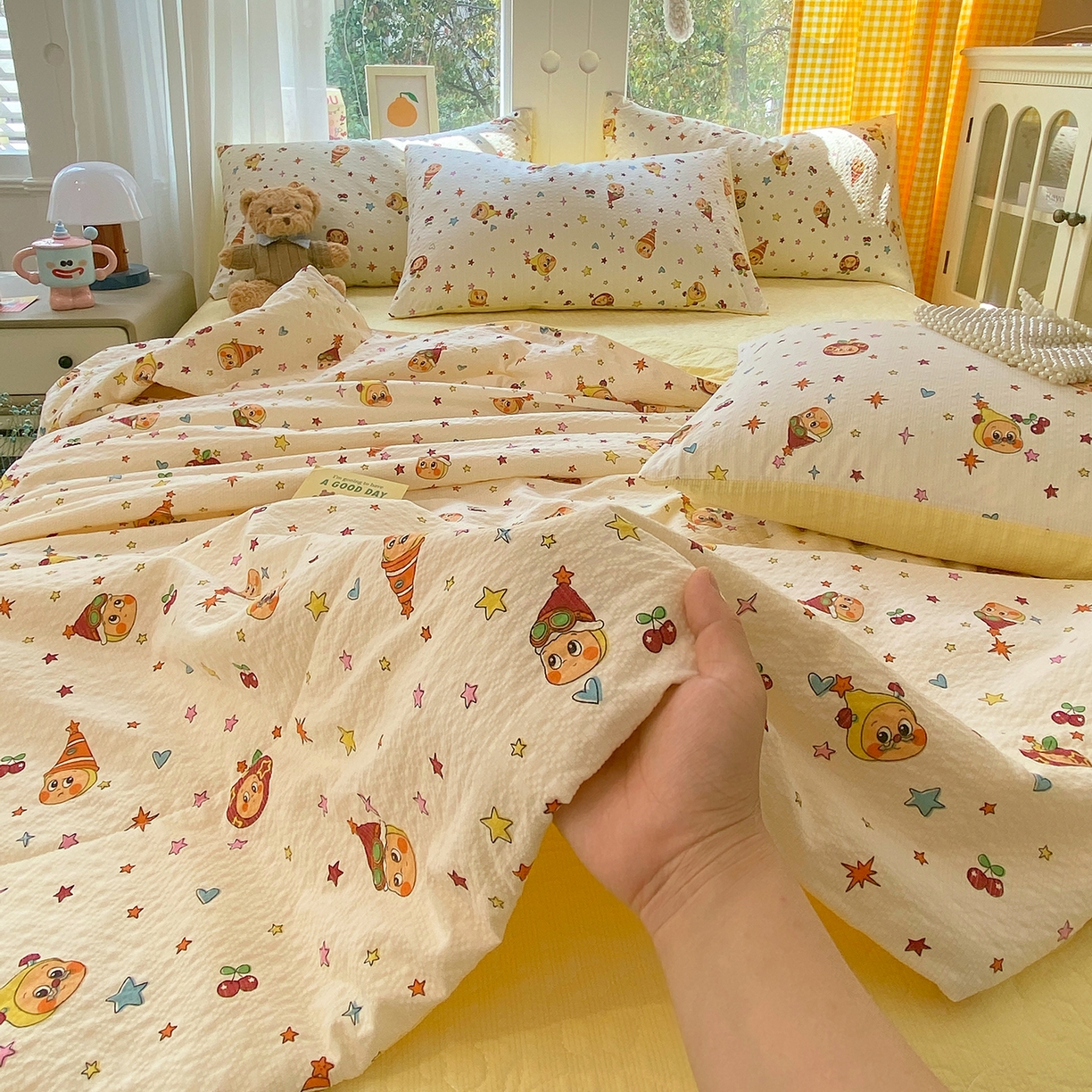 91家纺网 家纺一手货源 找家纺 莱米家纺 2026新款云感泡泡双层纱夏被夏凉被空调被床盖四件套 苹果星星人