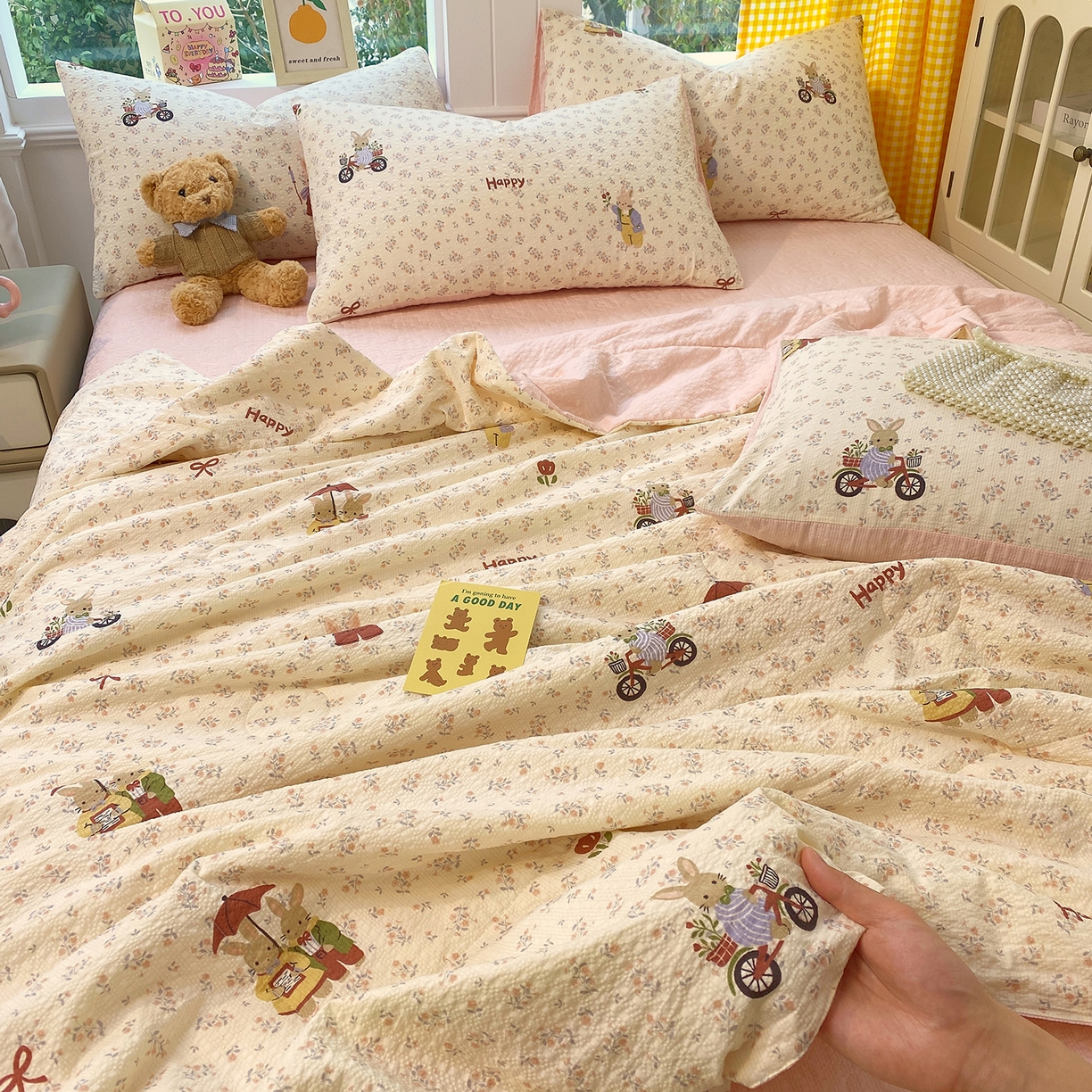 91家纺网 家纺一手货源 找家纺 莱米家纺 2026新款云感泡泡双层纱夏被夏凉被空调被床盖四件套 兔兔乐园