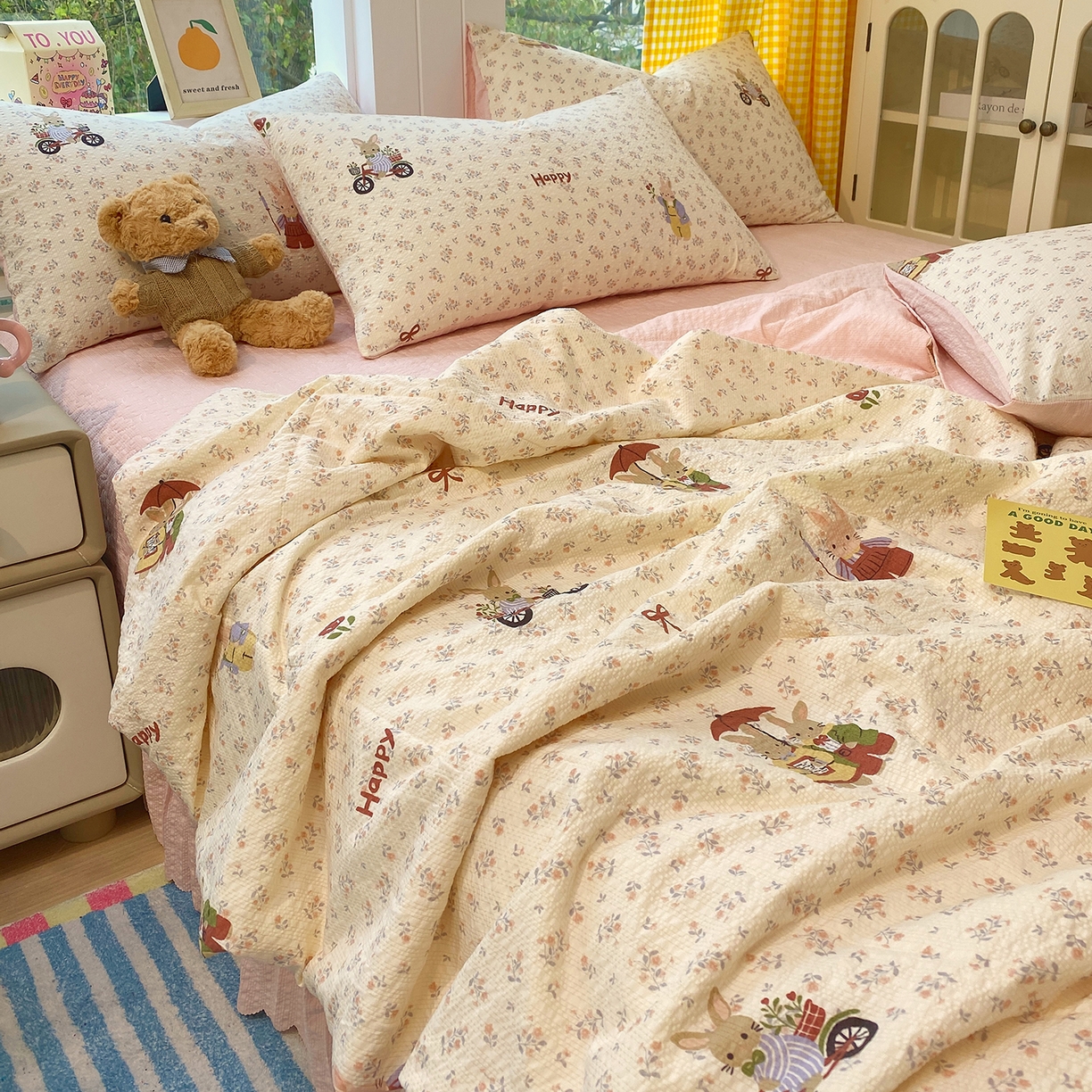 91家纺网 家纺一手货源 找家纺 莱米家纺 2026新款云感泡泡双层纱夏被夏凉被空调被床盖四件套 兔兔乐园