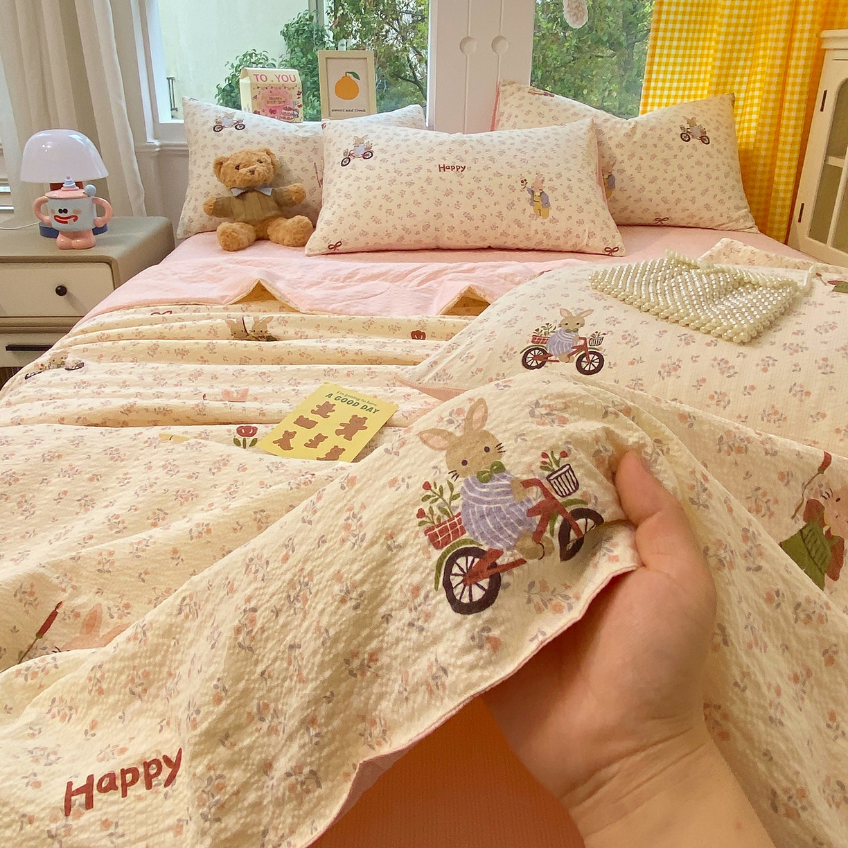 91家纺网 家纺一手货源 找家纺 莱米家纺 2026新款云感泡泡双层纱夏被夏凉被空调被床盖四件套 兔兔乐园