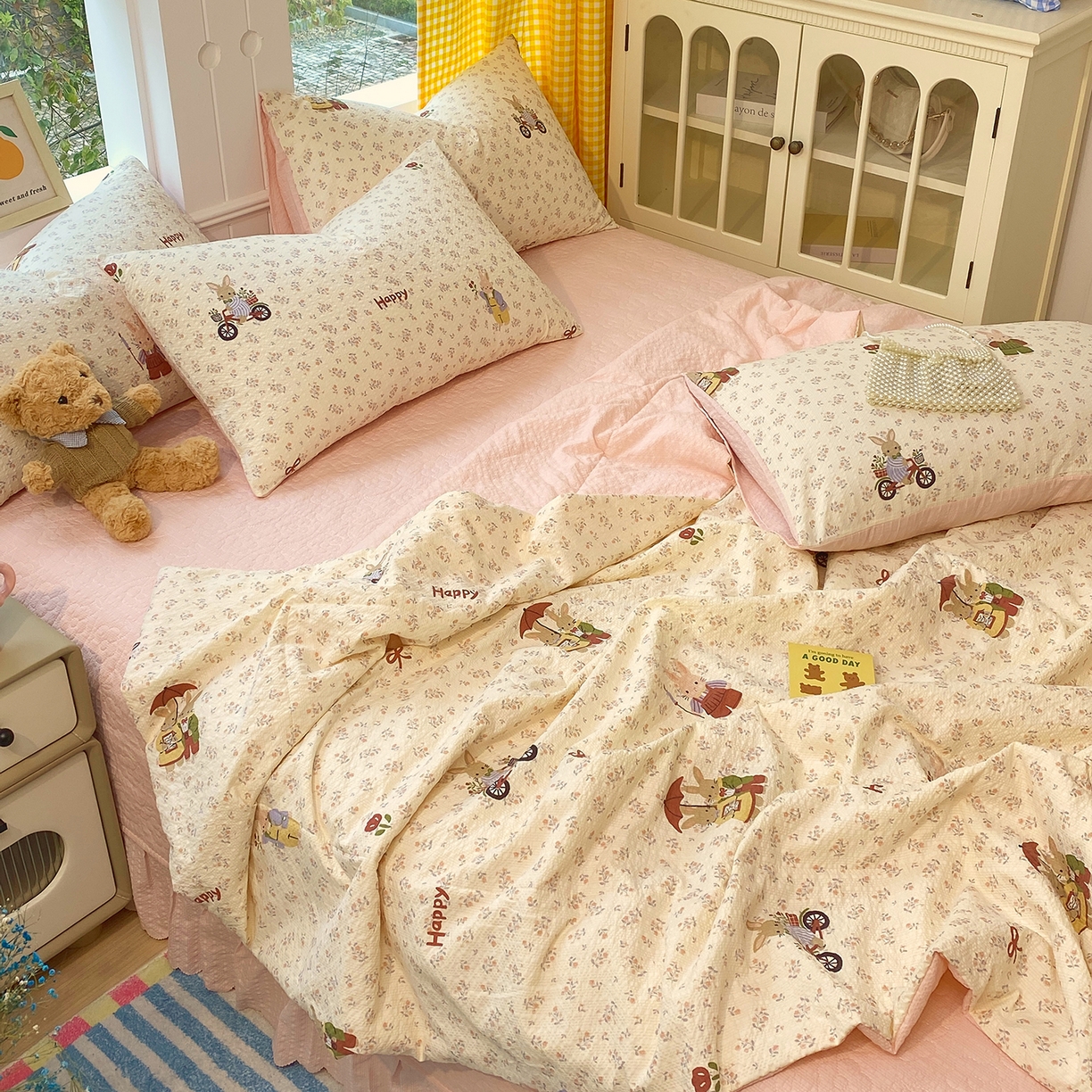 91家纺网 家纺一手货源 找家纺 莱米家纺 2026新款云感泡泡双层纱夏被夏凉被空调被床盖四件套 兔兔乐园