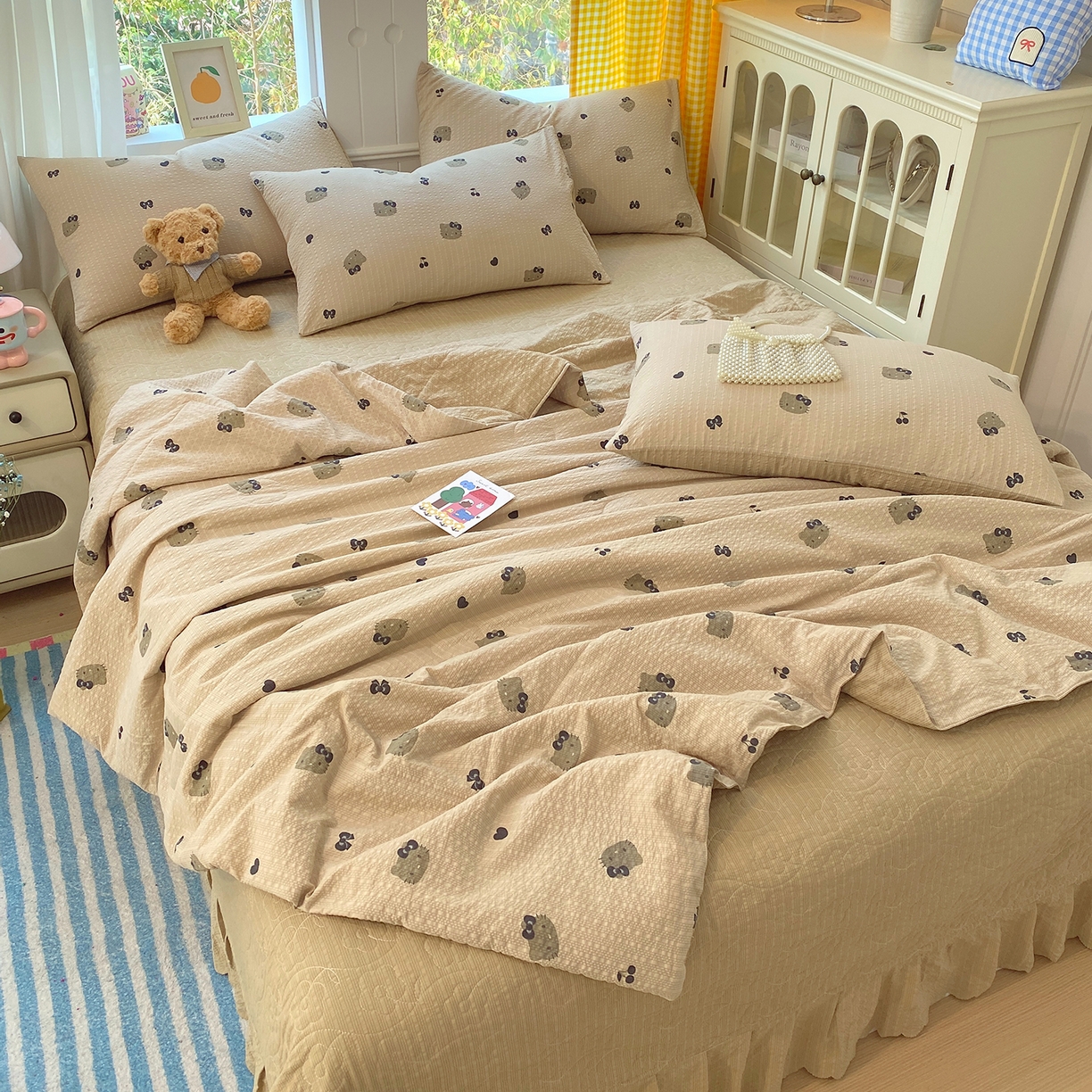 91家纺网 家纺一手货源 找家纺 莱米家纺 2026新款云感泡泡双层纱夏被夏凉被空调被床盖四件套 猫咪日记