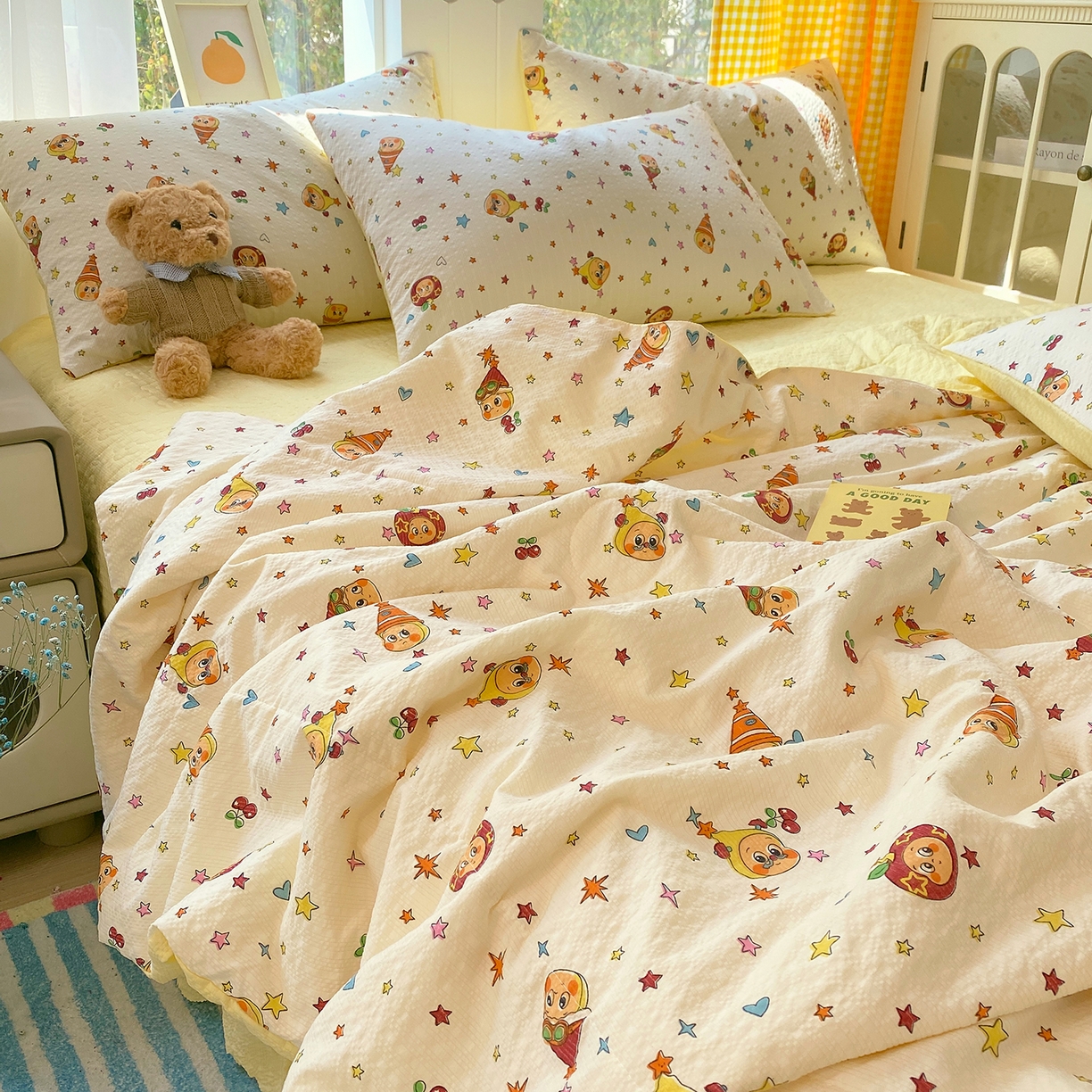 91家纺网 家纺一手货源 找家纺 莱米家纺 2026新款云感泡泡双层纱夏被夏凉被空调被床盖四件套 苹果星星人