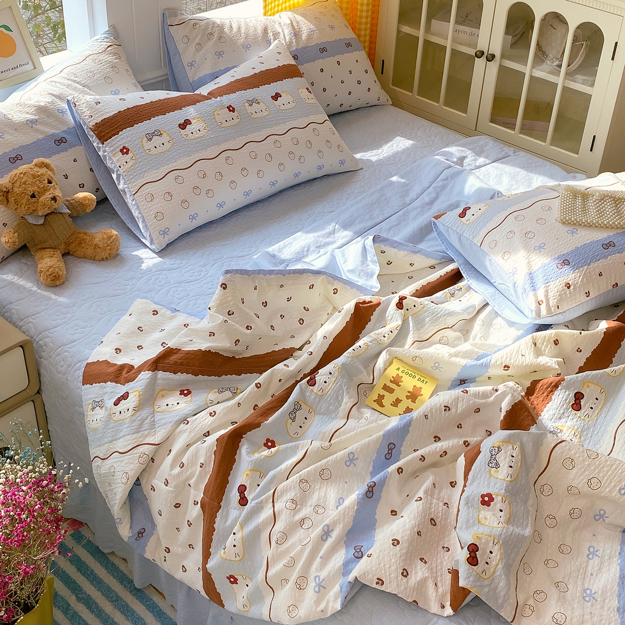 91家纺网 家纺一手货源 找家纺 莱米家纺 2026新款云感泡泡双层纱夏被夏凉被空调被床盖四件套 猫咪乐园