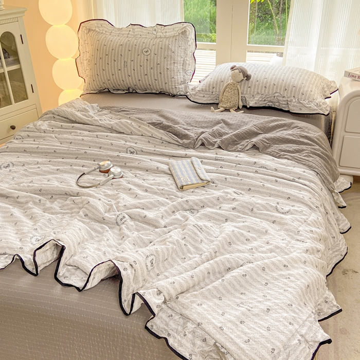 91家纺网 家纺一手货源 找家纺 优贝 2026直播爆款韩版泡芙棉皱皱纱黑边夏被夏凉被空调被四件套 小花蝴蝶结