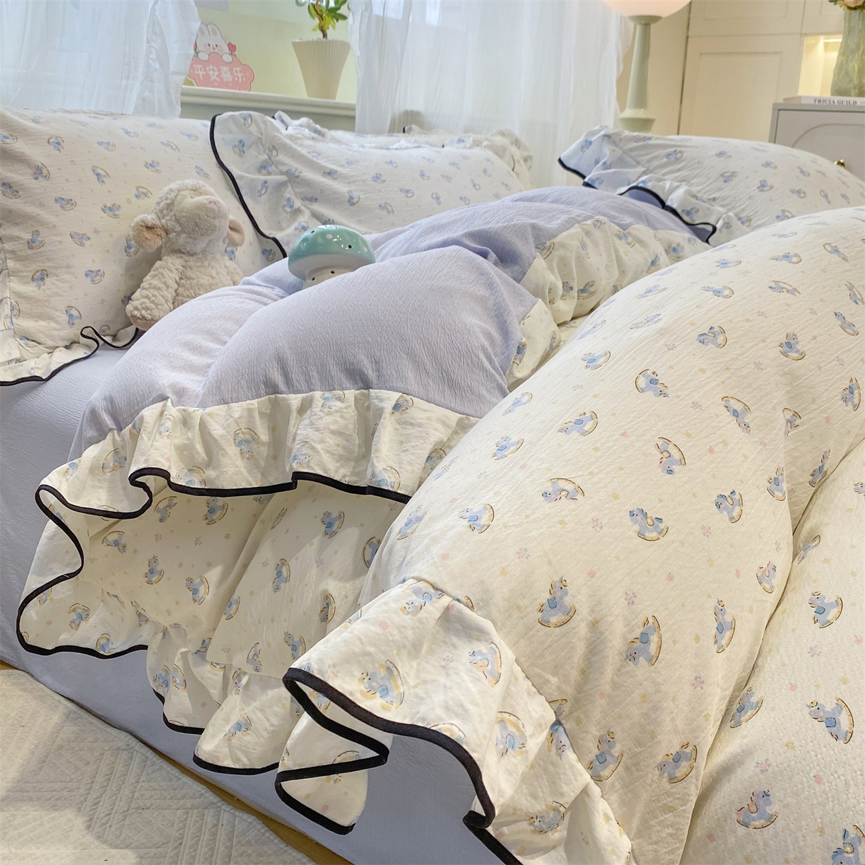 91家纺网 家纺一手货源 找家纺 优贝 2026直播爆款韩版泡芙棉皱皱纱黑边夏被夏凉被空调被四件套 小马乐园