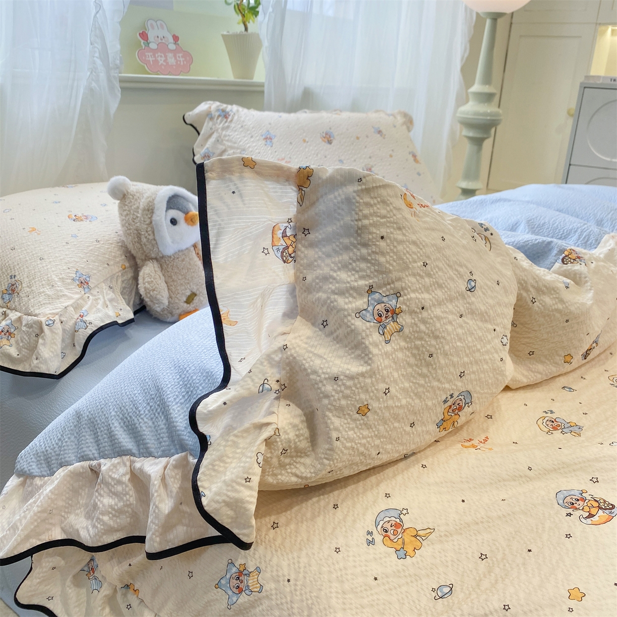 91家纺网 家纺一手货源 找家纺 优贝 2026直播爆款韩版泡芙棉皱皱纱黑边夏被夏凉被空调被四件套 星雪人