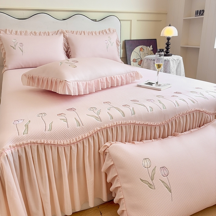 91家纺网 家纺一手货源 找家纺 （总）女子家纺 2026新款中分子绣花款弯边复合凉感席三件套-洛可可