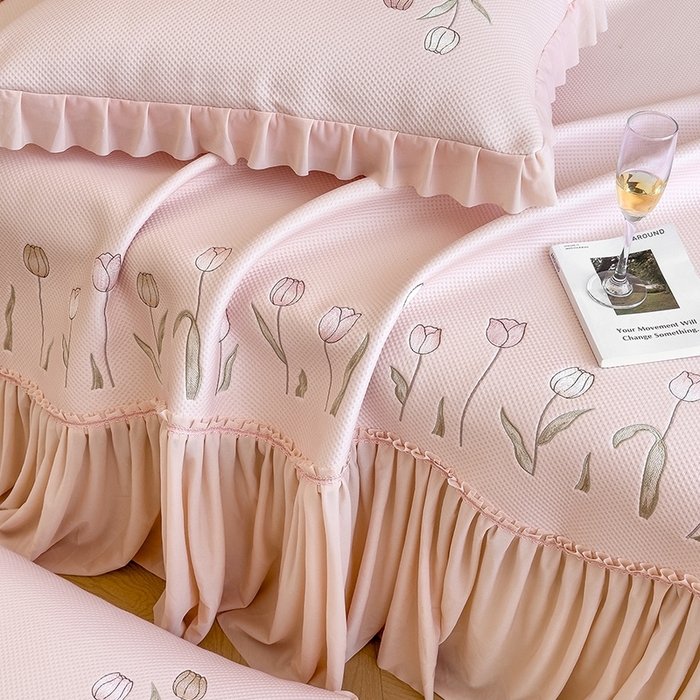 91家纺网 家纺一手货源 找家纺 （总）女子家纺 2026新款中分子绣花款弯边复合凉感席三件套-洛可可