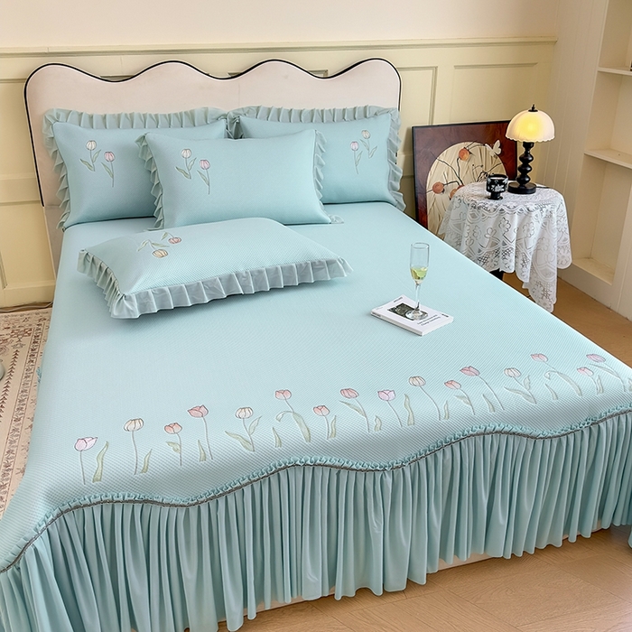 91家纺网 家纺一手货源 找家纺 女子家纺 2026新款中分子绣花款弯边复合凉感席三件套-洛可可 洛可可-蓝色