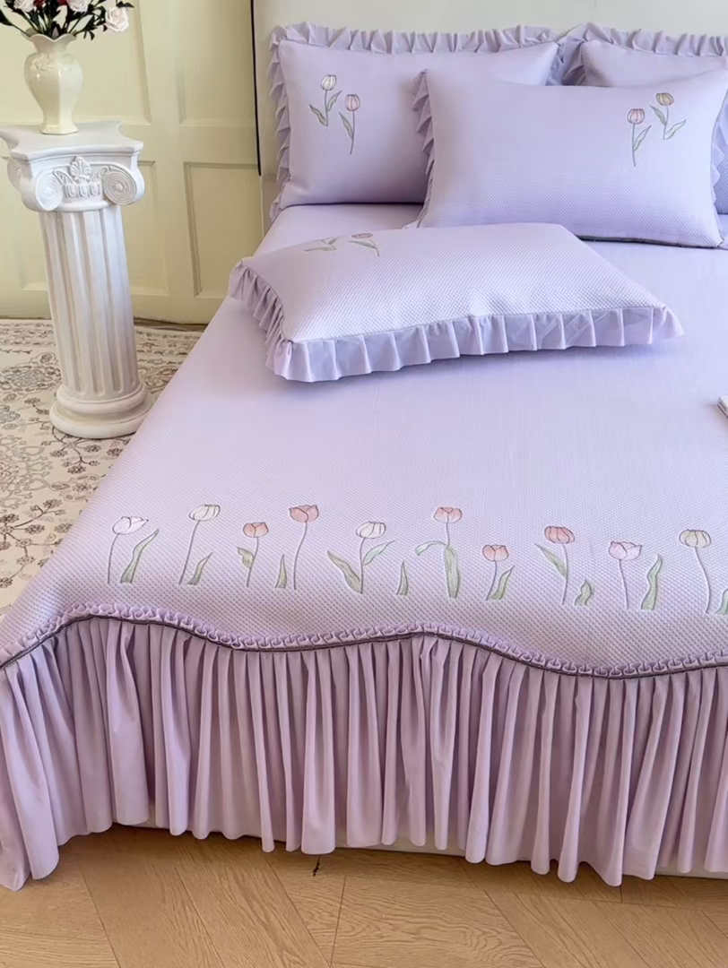 91家纺网 家纺一手货源 找家纺 女子家纺 2026新款中分子绣花款弯边复合凉感席三件套-洛可可 洛可可-紫色