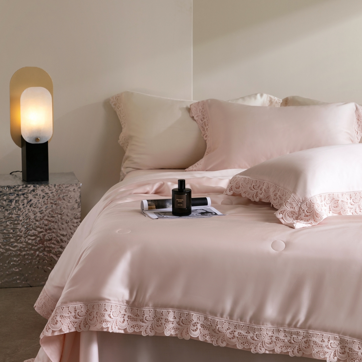 91家纺网 家纺一手货源 找家纺 太古汇家居 2026新款兰精天丝夏被四件套南法假日 南法假日-仙仙粉