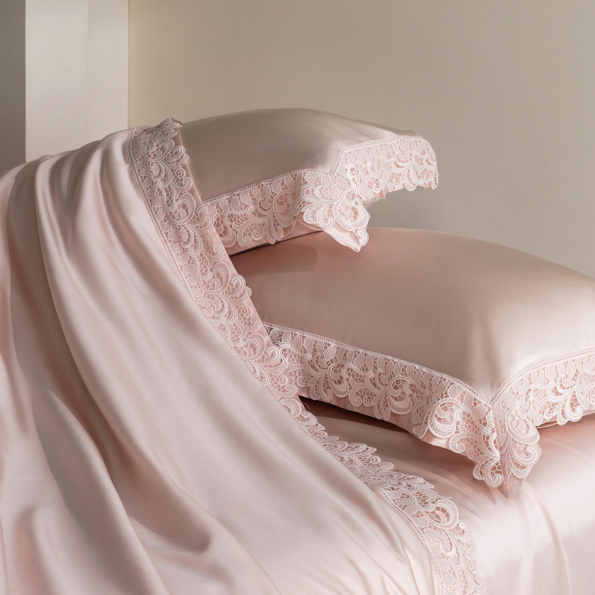 91家纺网 家纺一手货源 找家纺 太古汇家居 2026新款兰精天丝夏被四件套南法假日 南法假日-仙仙粉