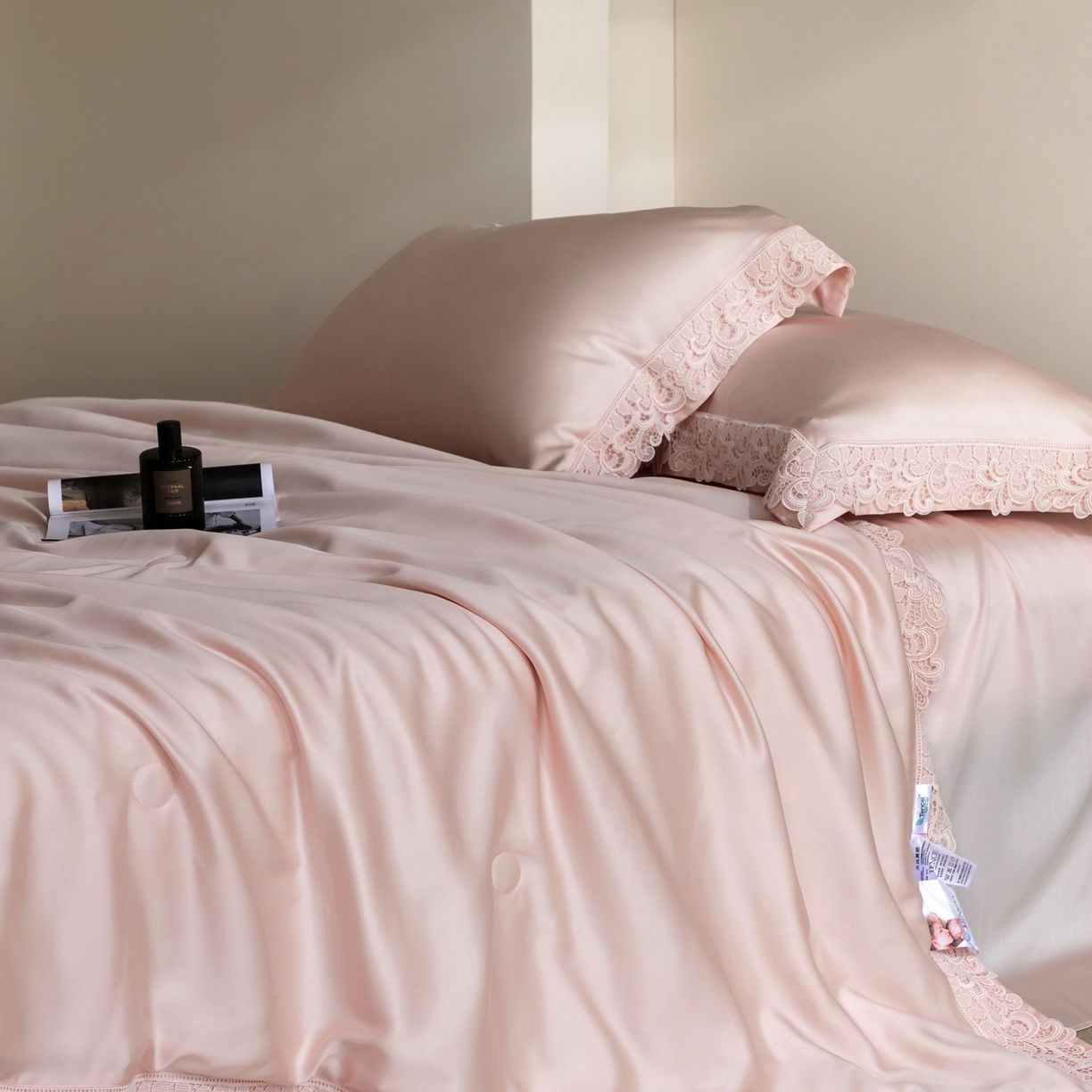 91家纺网 家纺一手货源 找家纺 太古汇家居 2026新款兰精天丝夏被四件套南法假日 南法假日-仙仙粉