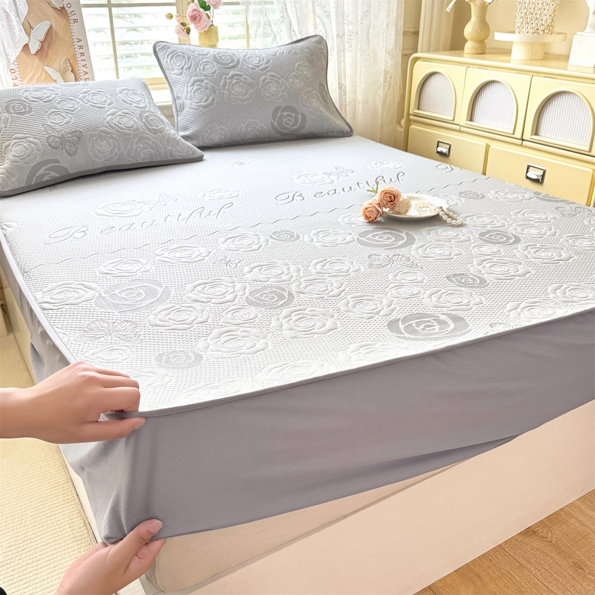 91家纺网 家纺一手货源 找家纺 优贝 2026新款A类凉感豆豆席三件套床笠软席子 花韵-山灰