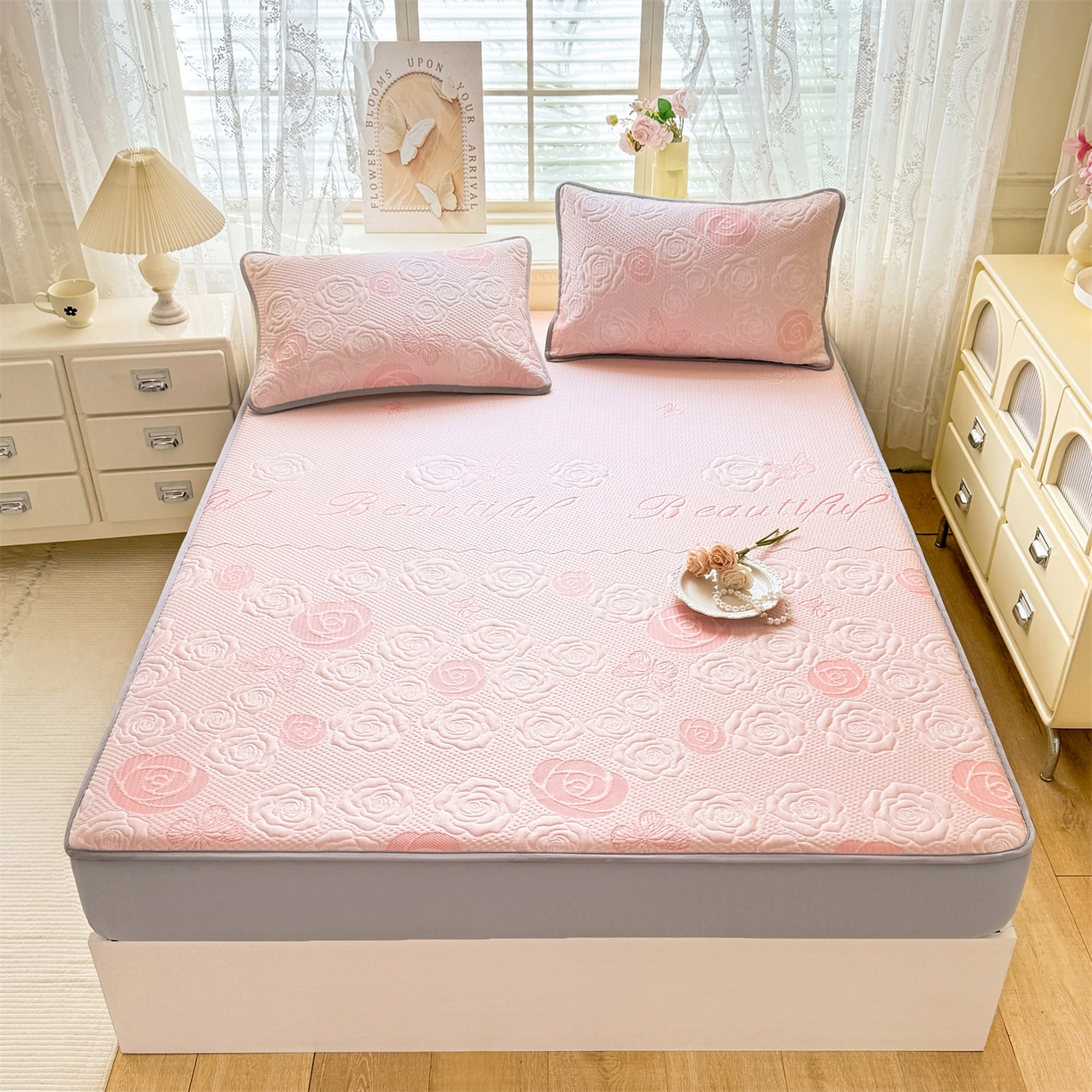 91家纺网 家纺一手货源 找家纺 优贝 2026新款A类凉感豆豆席三件套床笠软席子 花韵-粉玉