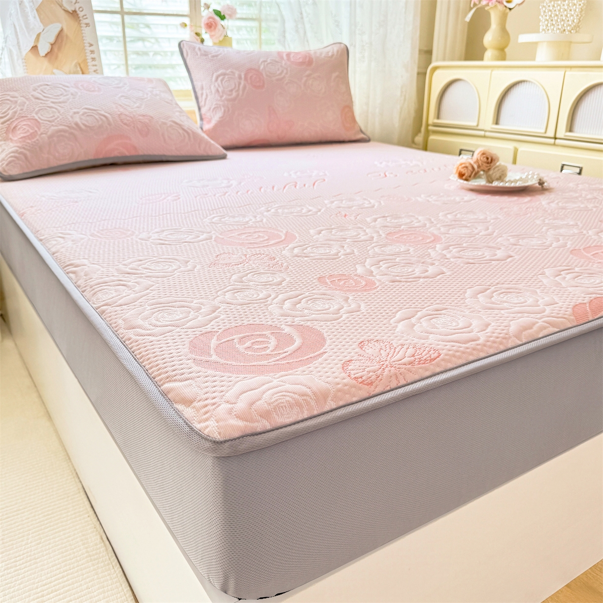 91家纺网 家纺一手货源 找家纺 优贝 2026新款A类凉感豆豆席三件套床笠软席子 花韵-粉玉