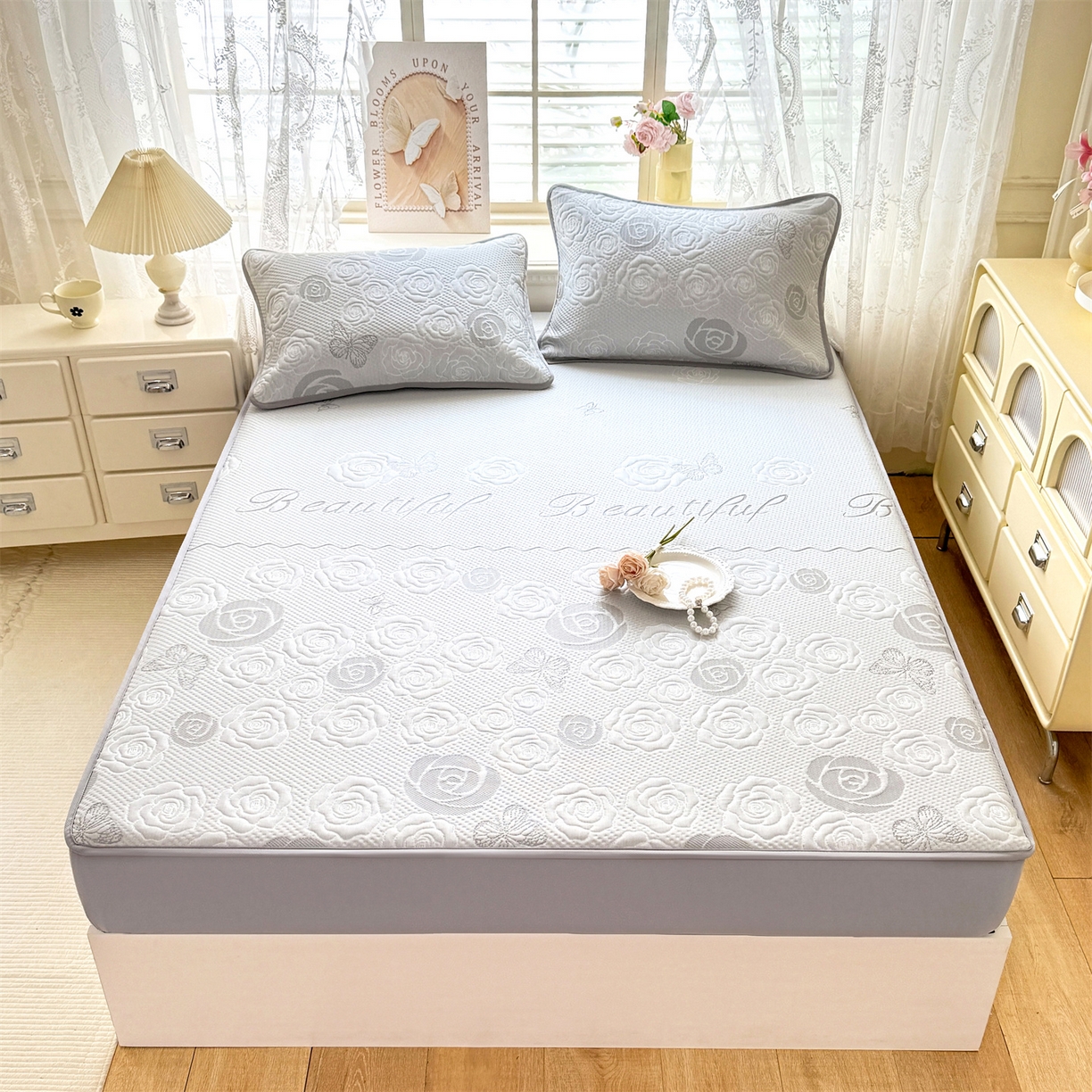 91家纺网 家纺一手货源 找家纺 优贝 2026新款A类凉感豆豆席三件套床笠软席子 花韵-山灰