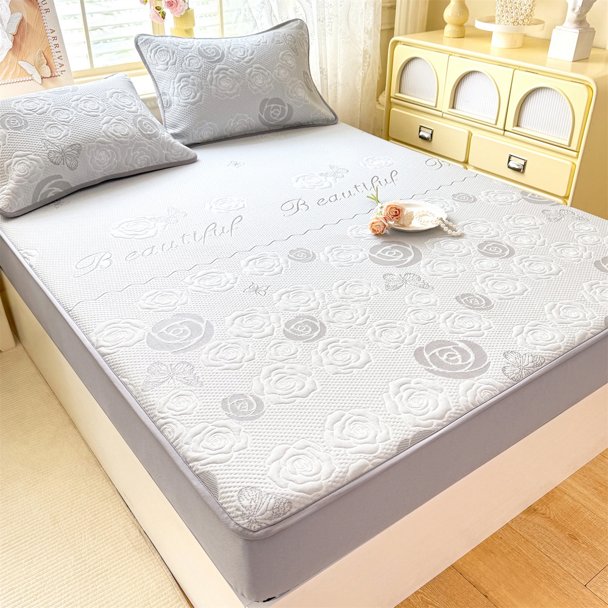 91家纺网 家纺一手货源 找家纺 优贝 2026新款A类凉感豆豆席三件套床笠软席子 花韵-山灰