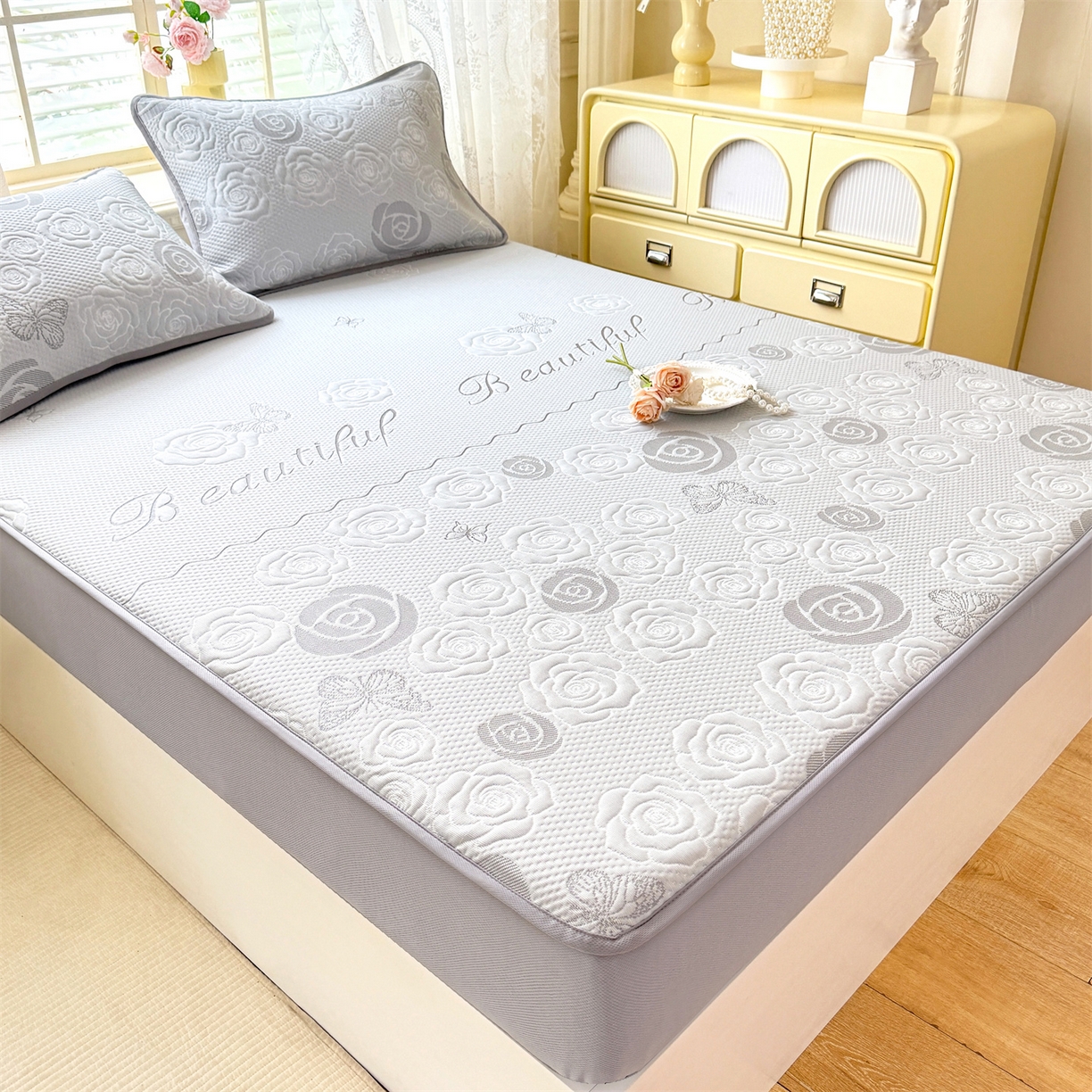 91家纺网 家纺一手货源 找家纺 优贝 2026新款A类凉感豆豆席三件套床笠软席子 花韵-山灰