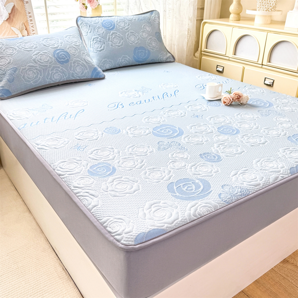 91家纺网 家纺一手货源 找家纺 优贝 2026新款A类凉感豆豆席三件套床笠软席子 花韵-天蓝