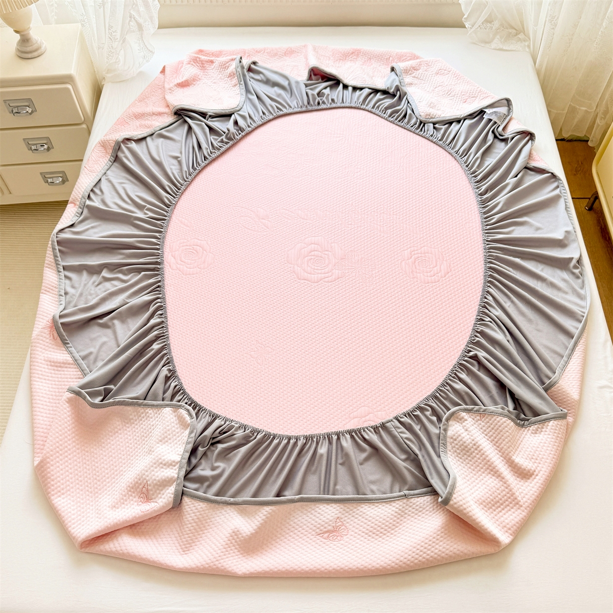 91家纺网 家纺一手货源 找家纺 优贝 2026新款A类凉感豆豆席三件套床笠软席子 蝶舞-粉玉