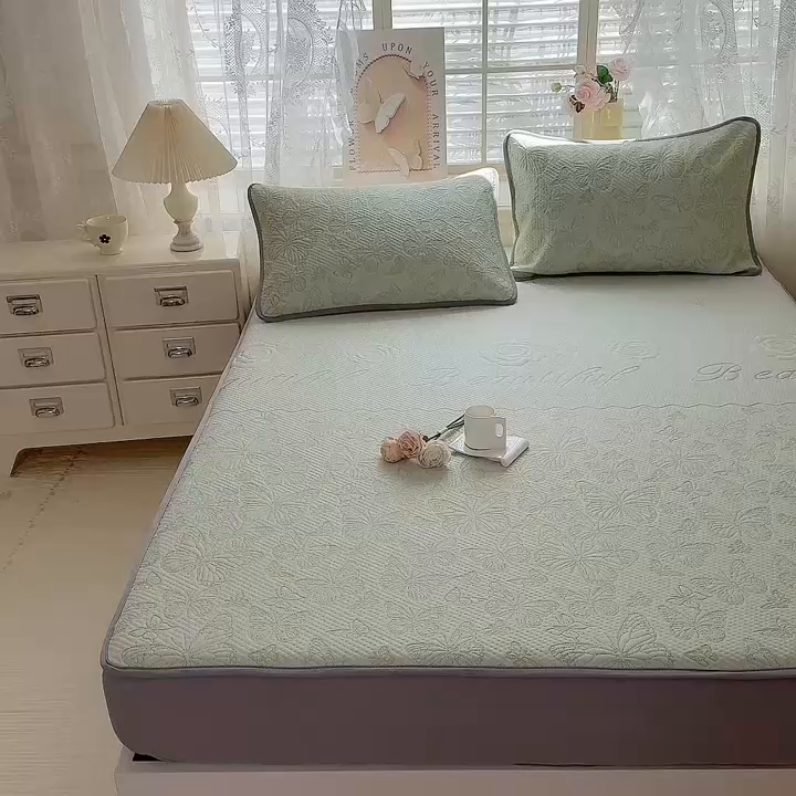 91家纺网 家纺一手货源 找家纺 优贝 2026新款A类凉感豆豆席三件套床笠软席子 蝶舞-清新绿