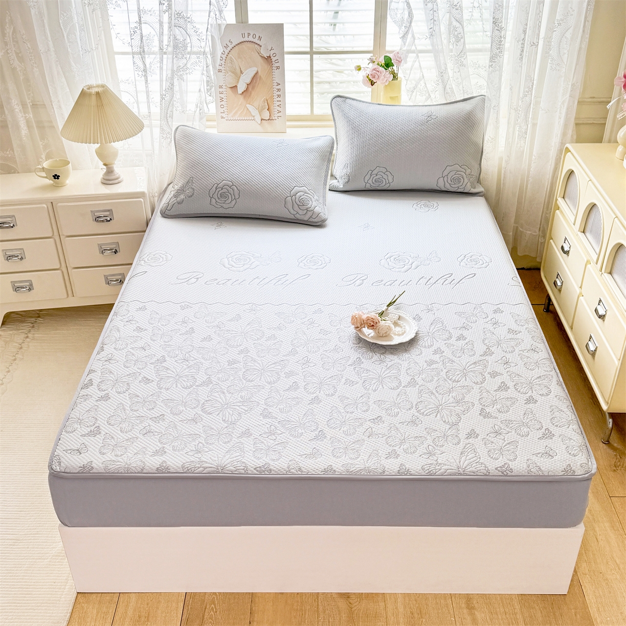 91家纺网 家纺一手货源 找家纺 优贝 2026新款A类凉感豆豆席三件套床笠软席子 蝶舞-山灰