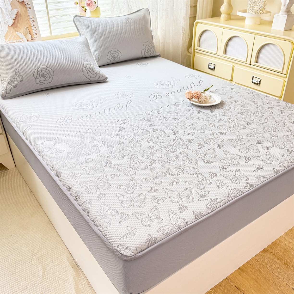 91家纺网 家纺一手货源 找家纺 优贝 2026新款A类凉感豆豆席三件套床笠软席子 蝶舞-山灰