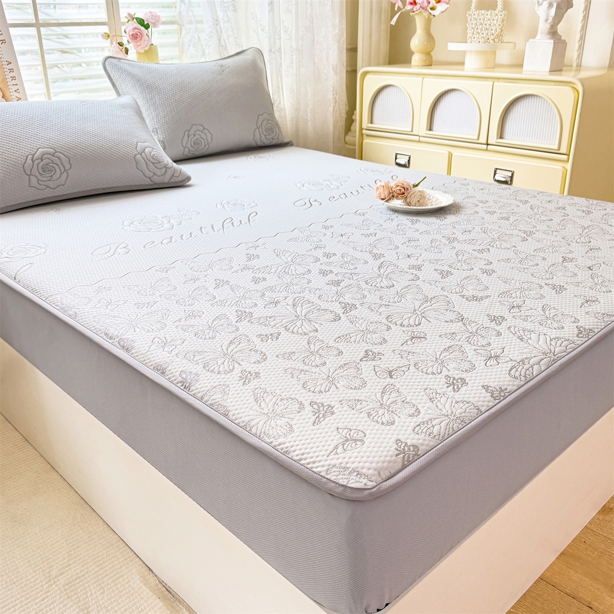 91家纺网 家纺一手货源 找家纺 优贝 2026新款A类凉感豆豆席三件套床笠软席子 蝶舞-山灰