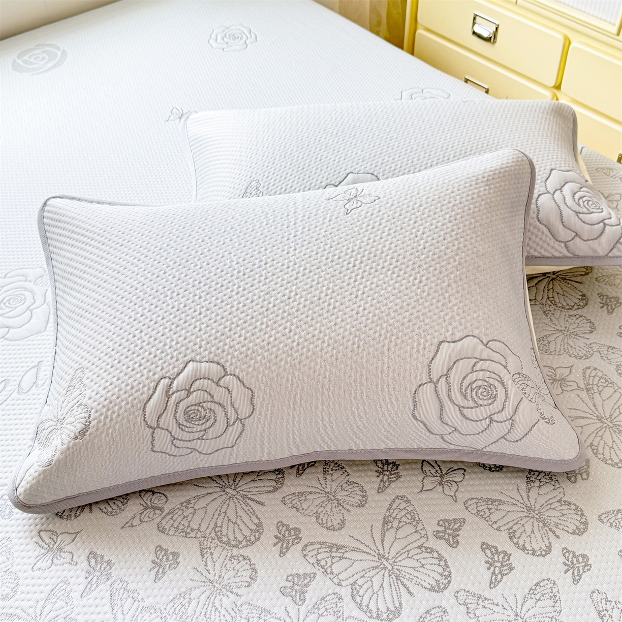 91家纺网 家纺一手货源 找家纺 优贝 2026新款A类凉感豆豆席三件套床笠软席子 蝶舞-山灰