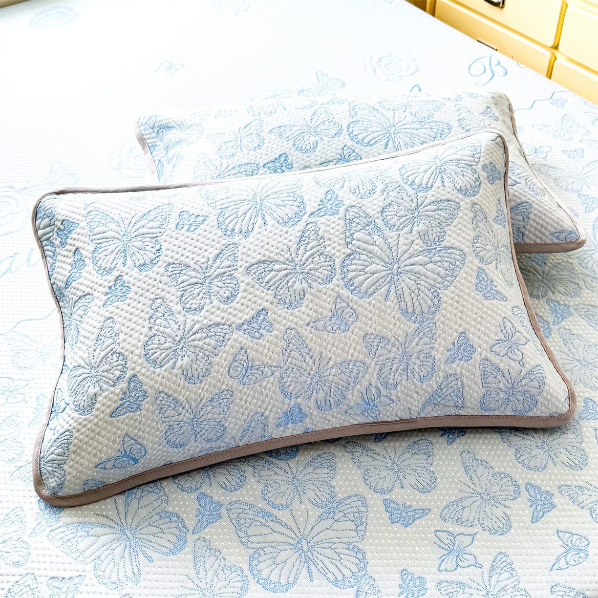 91家纺网 家纺一手货源 找家纺 优贝 2026新款A类凉感豆豆席三件套床笠软席子 蝶舞-天蓝