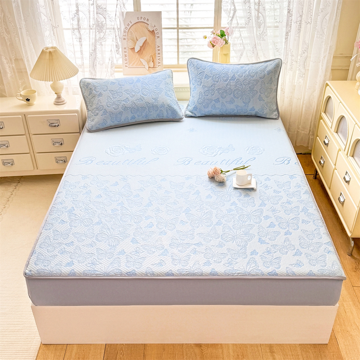 91家纺网 家纺一手货源 找家纺 优贝 2026新款A类凉感豆豆席三件套床笠软席子 蝶舞-天蓝