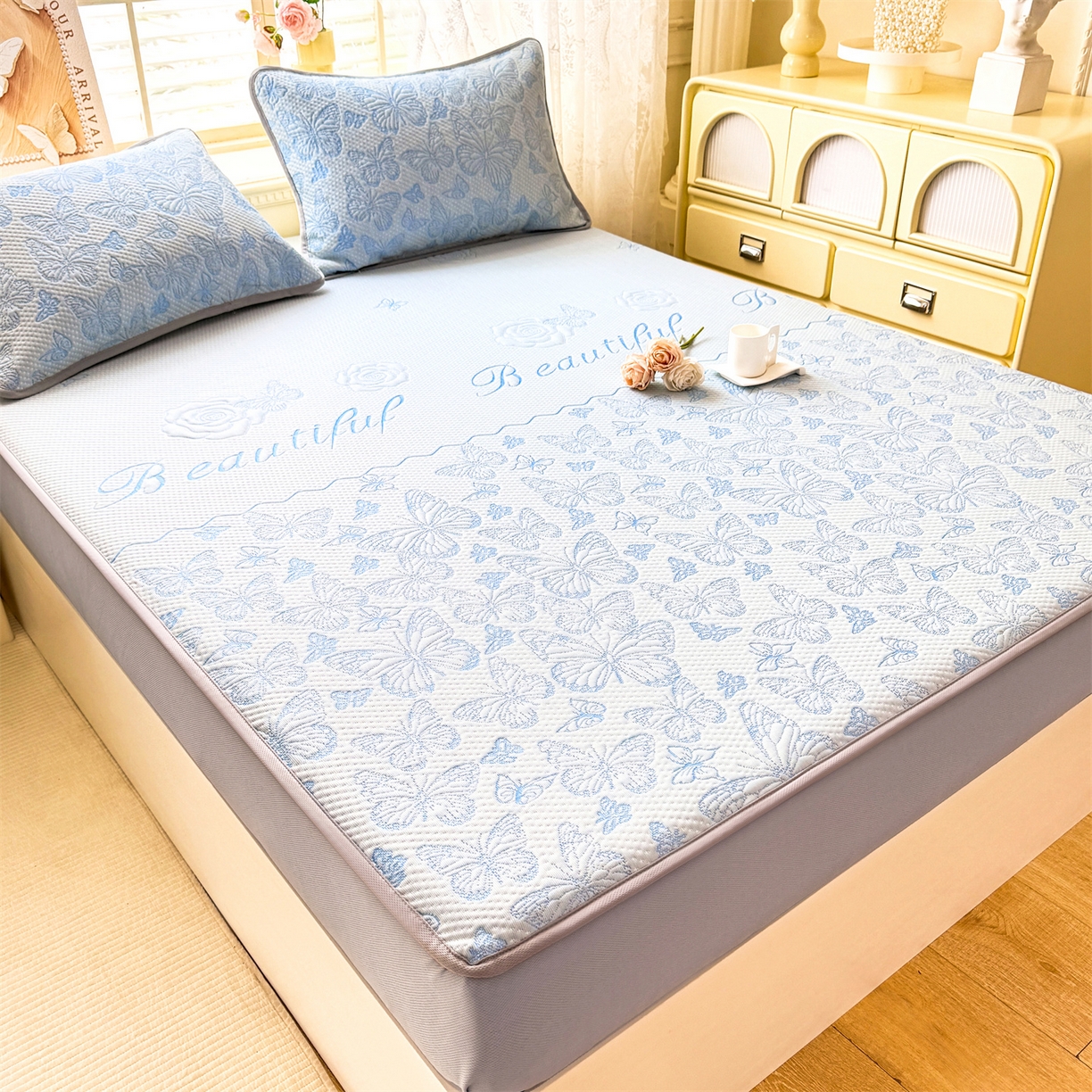 91家纺网 家纺一手货源 找家纺 优贝 2026新款A类凉感豆豆席三件套床笠软席子 蝶舞-天蓝