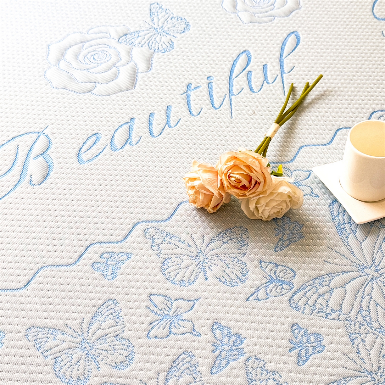 91家纺网 家纺一手货源 找家纺 优贝 2026新款A类凉感豆豆席三件套床笠软席子 蝶舞-天蓝