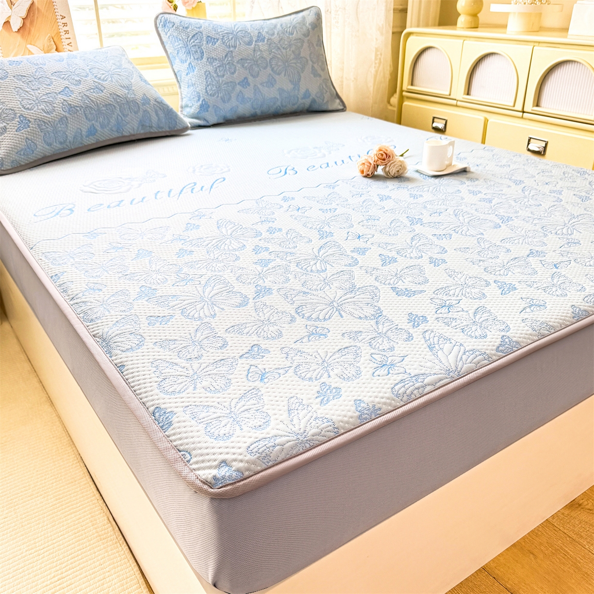 91家纺网 家纺一手货源 找家纺 优贝 2026新款A类凉感豆豆席三件套床笠软席子 蝶舞-天蓝