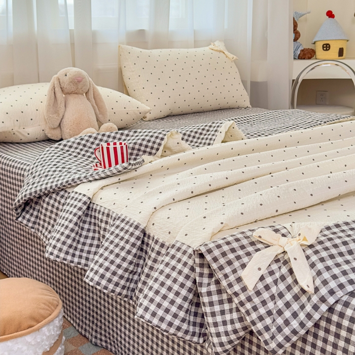 91家纺网 家纺一手货源 找家纺 爱彼家纺 2026春夏新款韩式花边泡芙棉床单款夏被夏凉被空调被四件套 奶灰波点