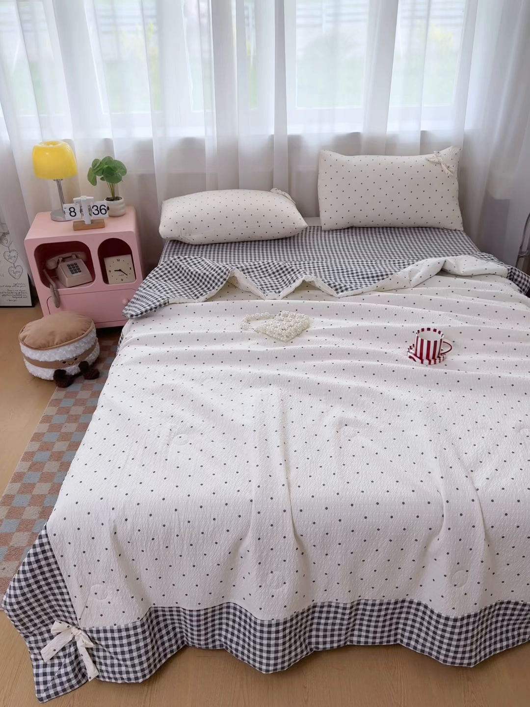 91家纺网 家纺一手货源 找家纺 爱彼家纺 2026春夏新款韩式花边泡芙棉床单款夏被夏凉被空调被四件套 奶灰波点