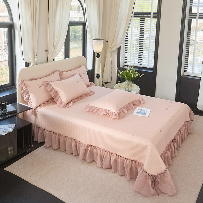 91家纺网 家纺一手货源 找家纺 （总）金绣美居 2026新款绣花织带床裙凉席席子花韵