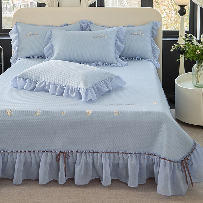 91家纺网 家纺一手货源 找家纺 （总）金绣美居 2026新款绣花织带床裙凉席席子花韵